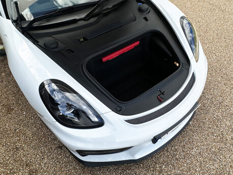 Porsche Cayman GT4 73