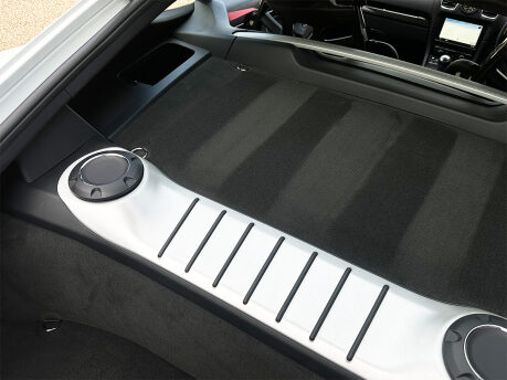 Porsche Cayman GT4 77