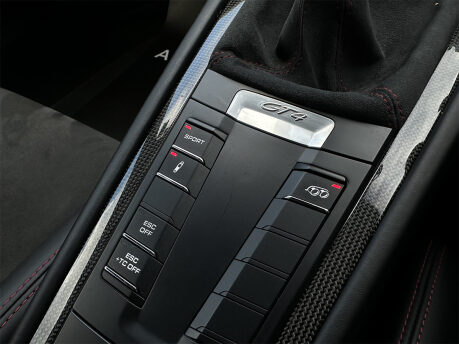 Porsche Cayman GT4 59