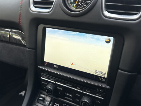 Porsche Cayman GT4 62