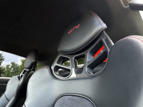 Porsche Cayman GT4 46