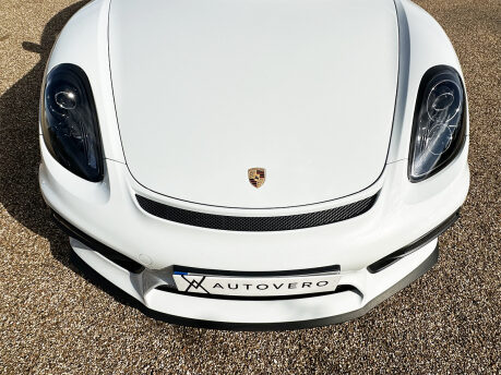 Porsche Cayman GT4 28