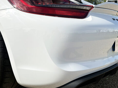 Porsche Cayman GT4 22