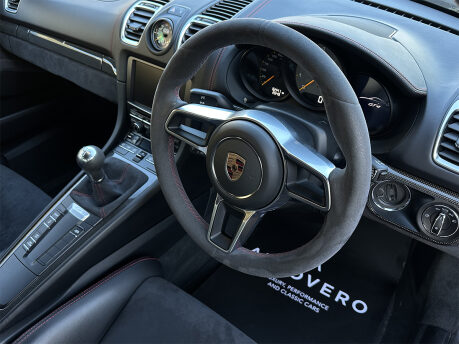 Porsche Cayman GT4 55