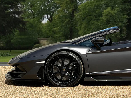 Lamborghini Aventador SVJ ROADSTER (LP 770-4) 9