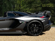 Lamborghini Aventador SVJ ROADSTER (LP 770-4) 10