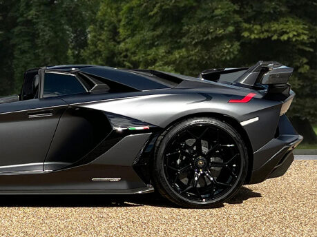 Lamborghini Aventador SVJ ROADSTER (LP 770-4) 10