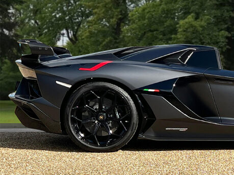 Lamborghini Aventador SVJ ROADSTER (LP 770-4) 11