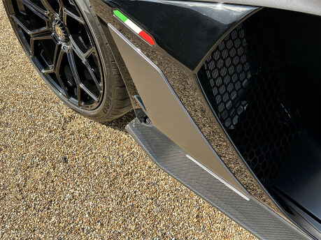 Lamborghini Aventador SVJ ROADSTER (LP 770-4) 45