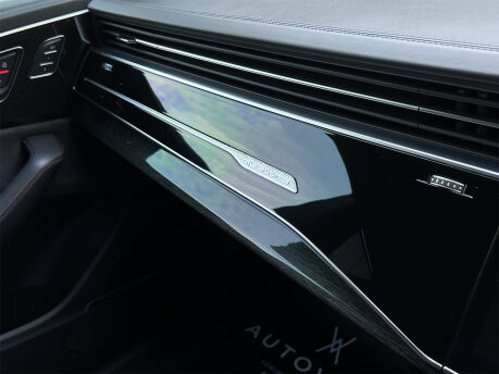 Audi Q8 RS VORSPRUNG TFSI QUATTRO MHEV 72