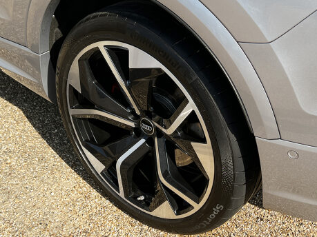 Audi Q8 RS VORSPRUNG TFSI QUATTRO MHEV 39