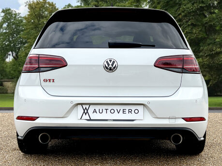 Volkswagen Golf GTI PERFORMANCE TSI DSG 6