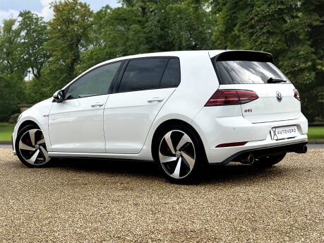 Volkswagen Golf GTI PERFORMANCE TSI DSG 7
