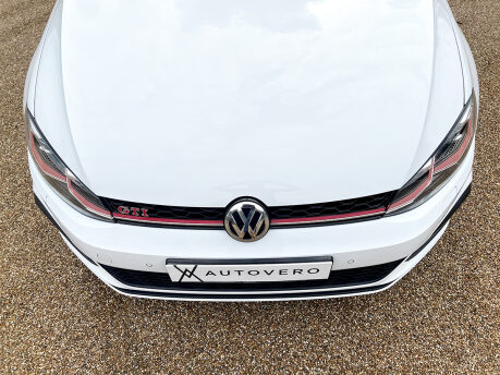 Volkswagen Golf GTI PERFORMANCE TSI DSG 30