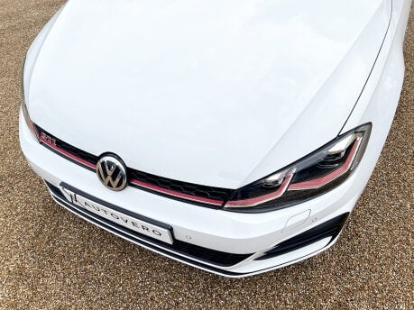 Volkswagen Golf GTI PERFORMANCE TSI DSG 31