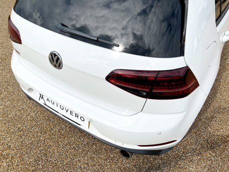 Volkswagen Golf GTI PERFORMANCE TSI DSG 34
