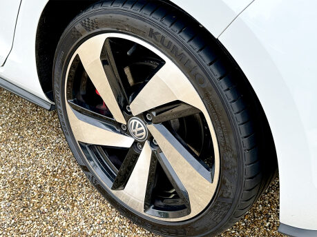 Volkswagen Golf GTI PERFORMANCE TSI DSG 42