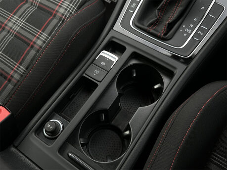Volkswagen Golf GTI PERFORMANCE TSI DSG 67