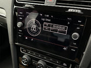 Volkswagen Golf GTI PERFORMANCE TSI DSG 76