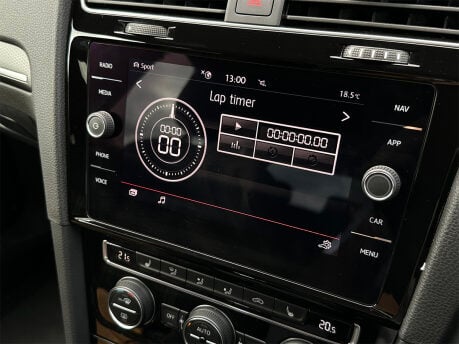 Volkswagen Golf GTI PERFORMANCE TSI DSG 76