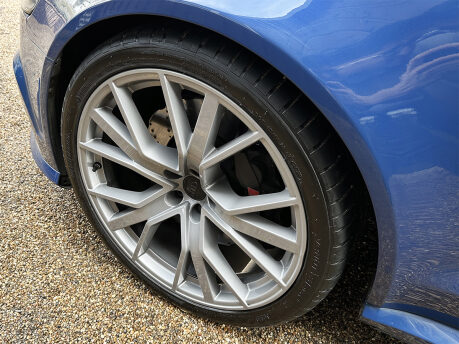 Audi A6 RS6 PLUS AVANT TFSI QUATTRO 40