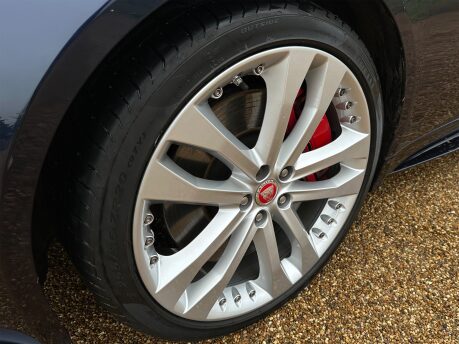 Jaguar F-Type V6 S AWD 43