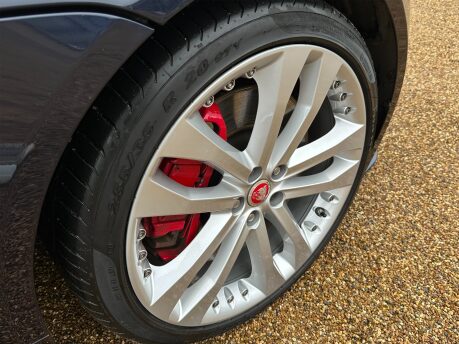 Jaguar F-Type V6 S AWD 44