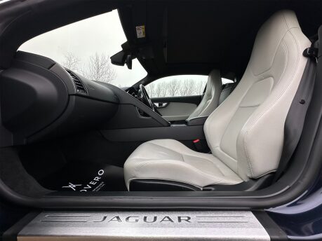 Jaguar F-Type V6 S AWD 52