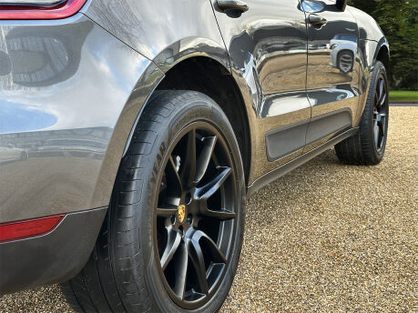 Porsche Macan D S PDK 32