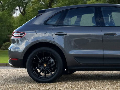 Porsche Macan D S PDK 12