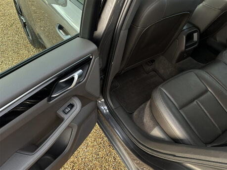 Porsche Macan D S PDK 80