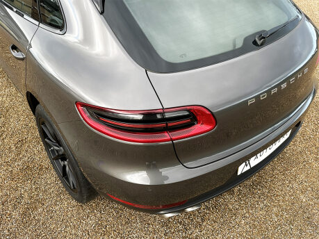 Porsche Macan D S PDK 29