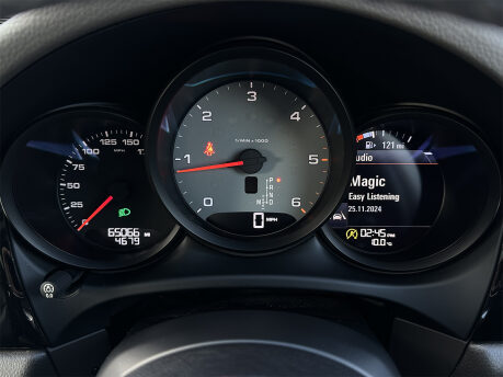 Porsche Macan D S PDK 49