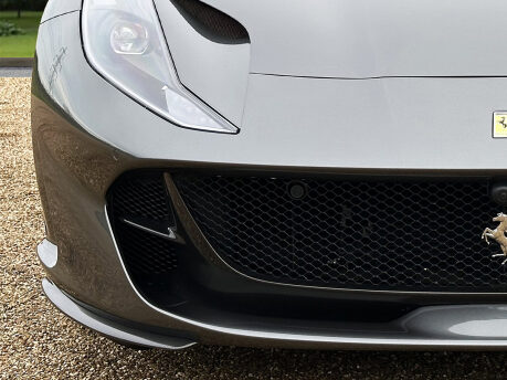 Ferrari 812 Superfast 16