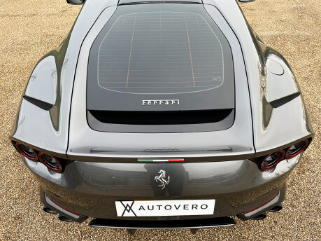 Ferrari 812 Superfast 26