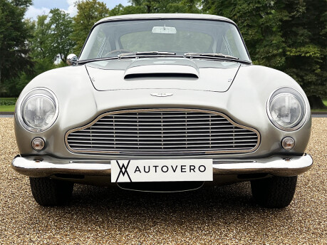 Aston Martin DB5 Superleggera 2