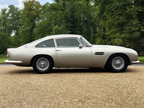 Aston Martin DB5 Superleggera 4