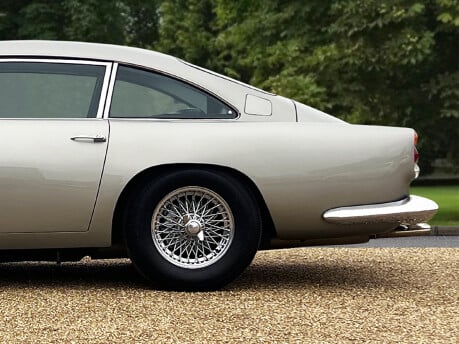 Aston Martin DB5 Superleggera 11