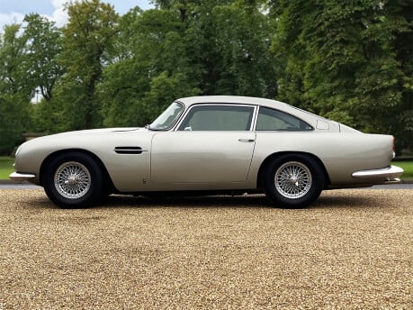 Aston Martin DB5 Superleggera 8