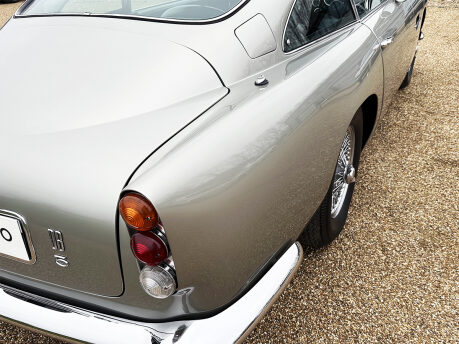 Aston Martin DB5 Superleggera 26