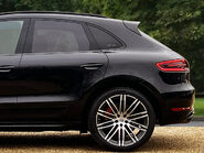 Porsche Macan TURBO PDK 11