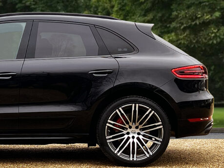 Porsche Macan TURBO PDK 11