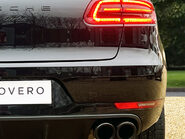 Porsche Macan TURBO PDK 25
