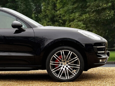 Porsche Macan TURBO PDK 13
