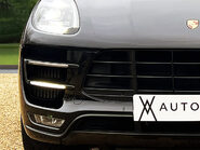 Porsche Macan TURBO PDK 17