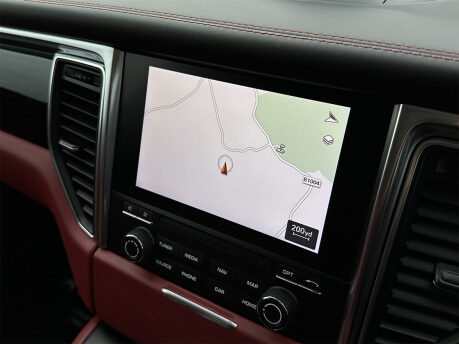 Porsche Macan TURBO PDK 68