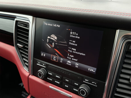 Porsche Macan TURBO PDK 69