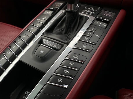 Porsche Macan TURBO PDK 58