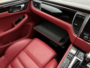 Porsche Macan TURBO PDK 73