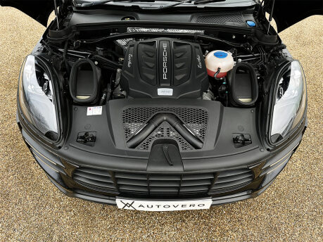 Porsche Macan TURBO PDK 85